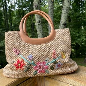 **RELATIVITY WOVEN HANDBAG/Shoulder Beige Embroidered GUC**